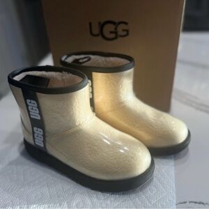 UGG Classic Clear Mini II Natural Size 3